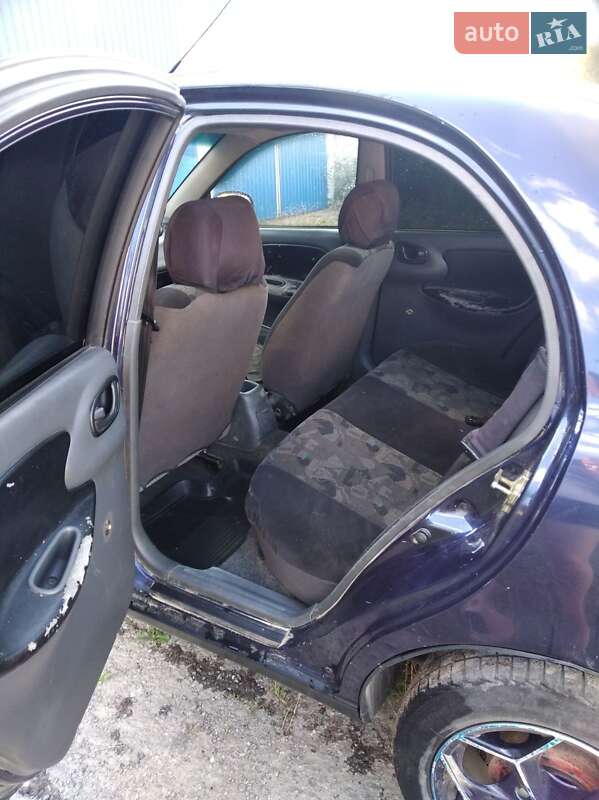 Седан Daewoo Sens 2004 в Радехові