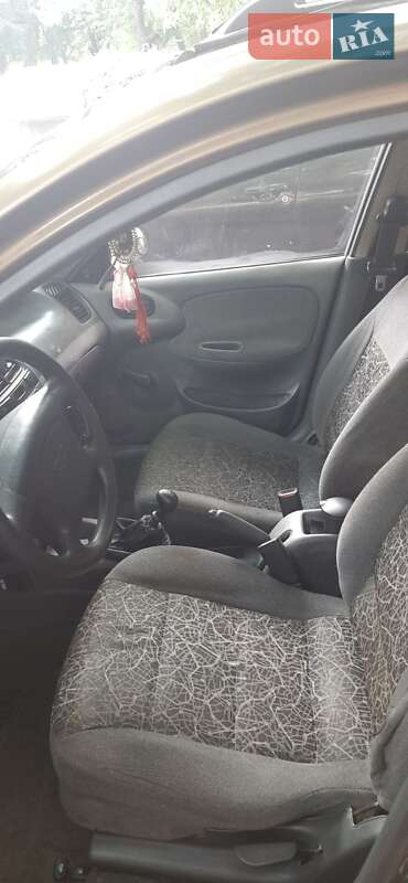 Седан Daewoo Sens 2005 в Ромнах