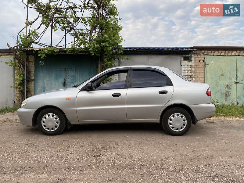 Седан Daewoo Sens 2002 в Кривом Роге