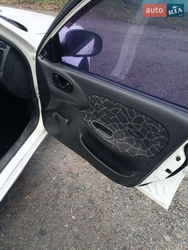 Седан Daewoo Sens 2001 в Харькове