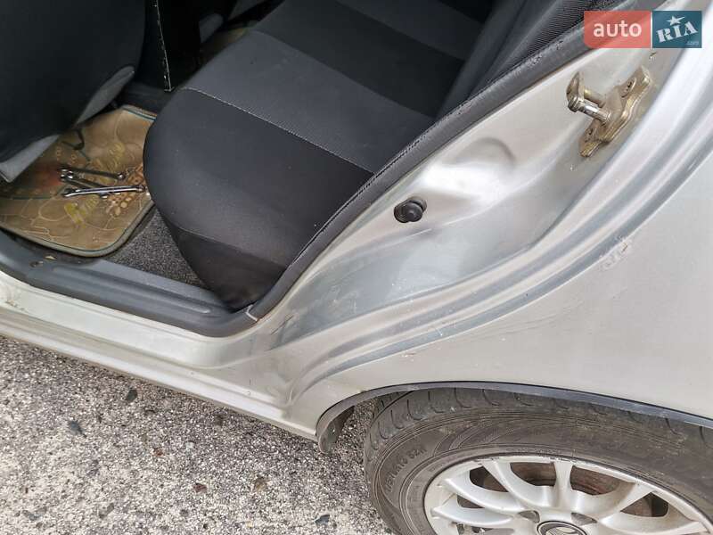 Седан Daewoo Sens 2004 в Петропавловке