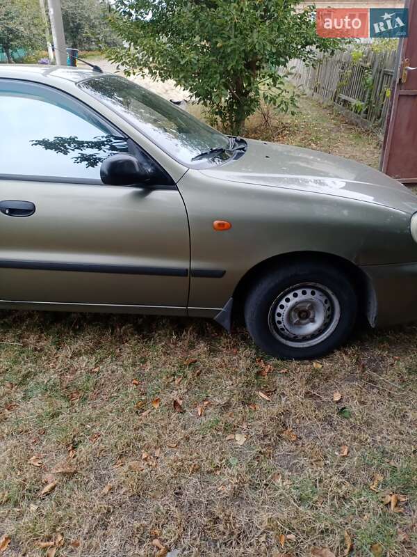 Седан Daewoo Sens 2004 в Синельниковому
