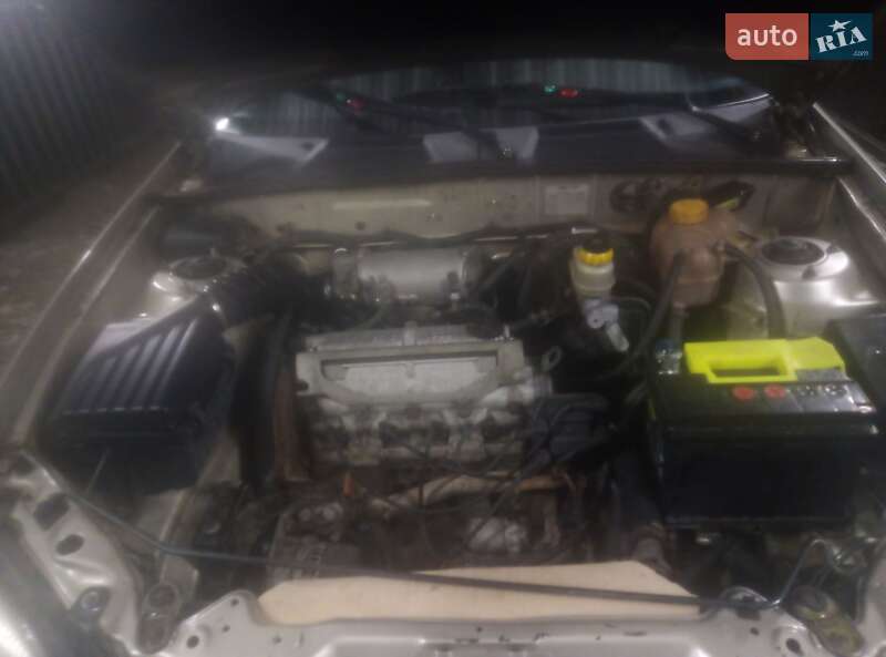 Седан Daewoo Sens 2004 в Ивано-Франковске