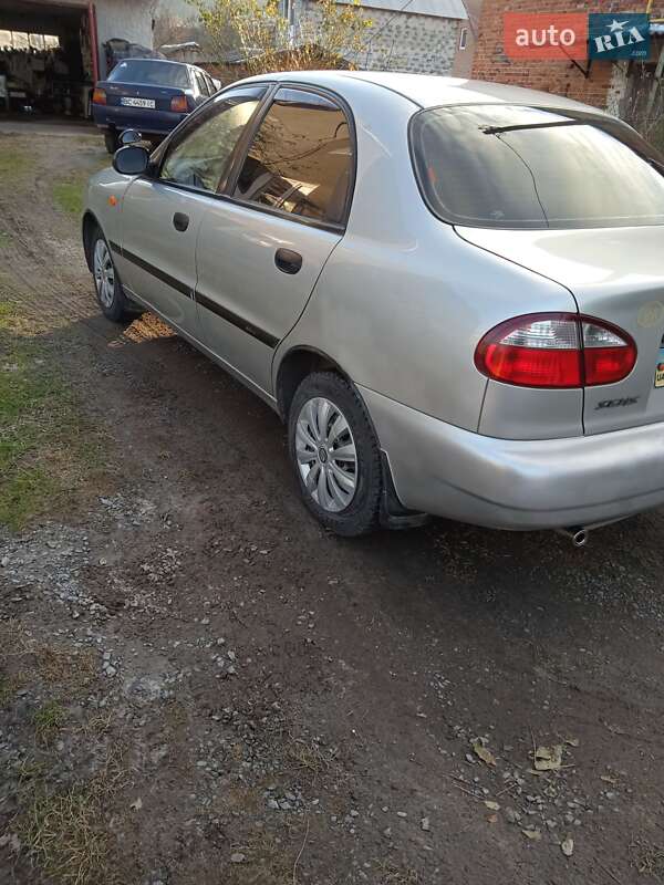 Седан Daewoo Sens 2005 в Львові