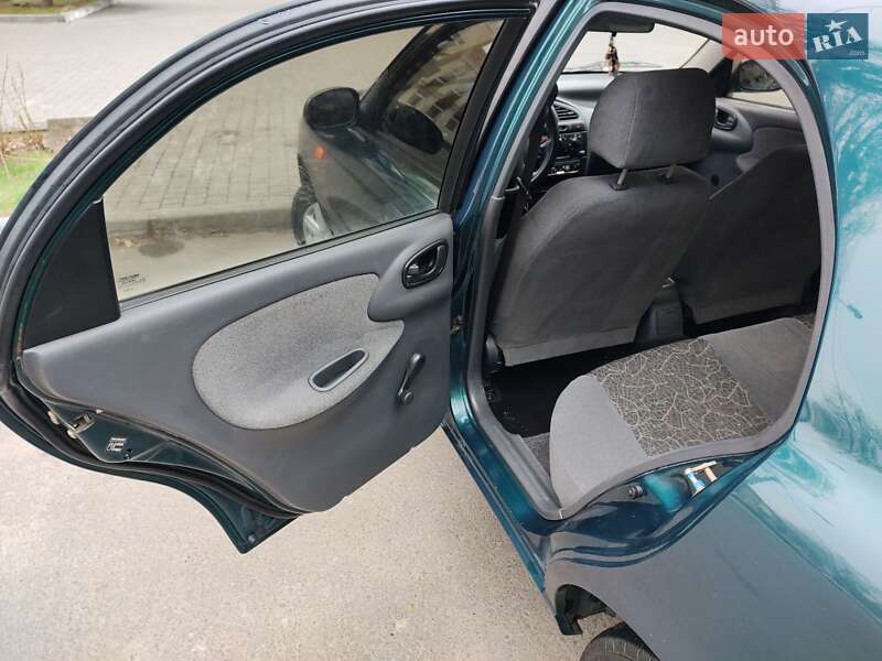 Седан Daewoo Sens 2004 в Одесі