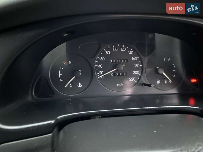 Седан Daewoo Sens 2003 в Киеве