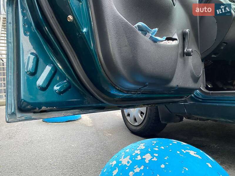 Седан Daewoo Sens 2003 в Киеве