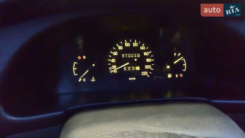 Седан Daewoo Sens 2003 в Днепре