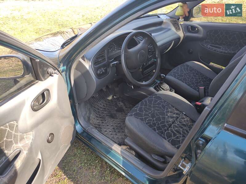 Седан Daewoo Sens 2003 в Кременце
