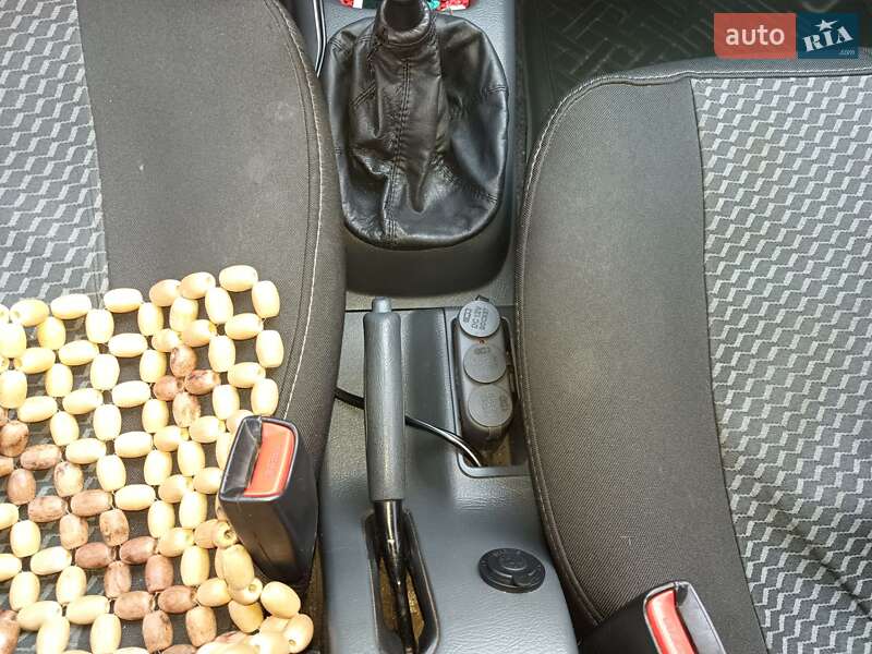 Седан Daewoo Sens 2004 в Тлумаче