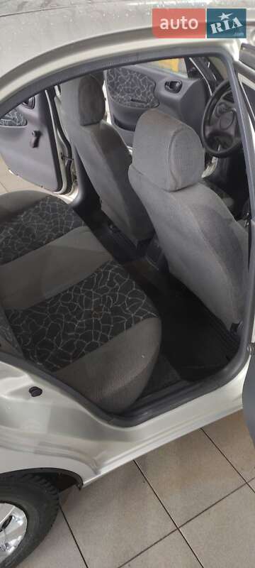 Седан Daewoo Sens 2003 в Вишневом