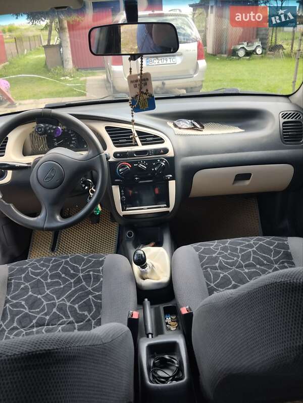 Седан Daewoo Sens 2003 в Стрые