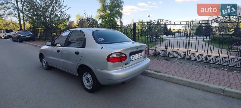 Седан Daewoo Sens 2002 в Киеве