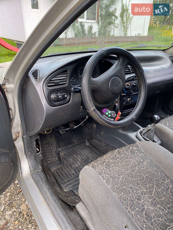Седан Daewoo Sens 2005 в Рахові