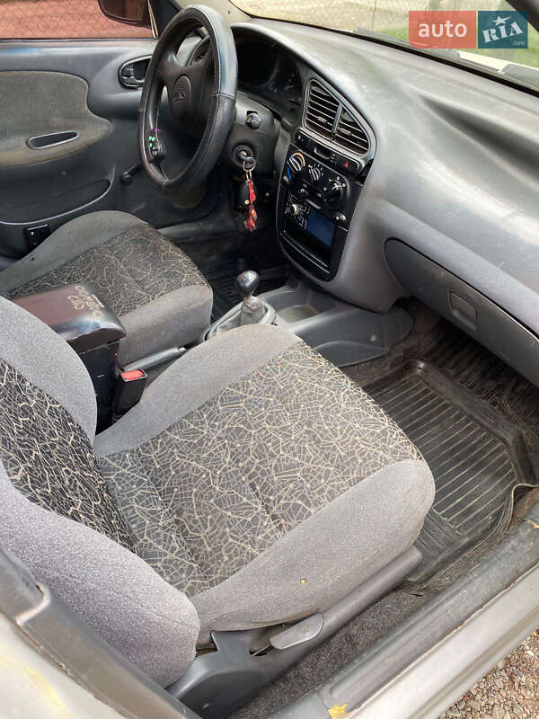 Седан Daewoo Sens 2005 в Рахові