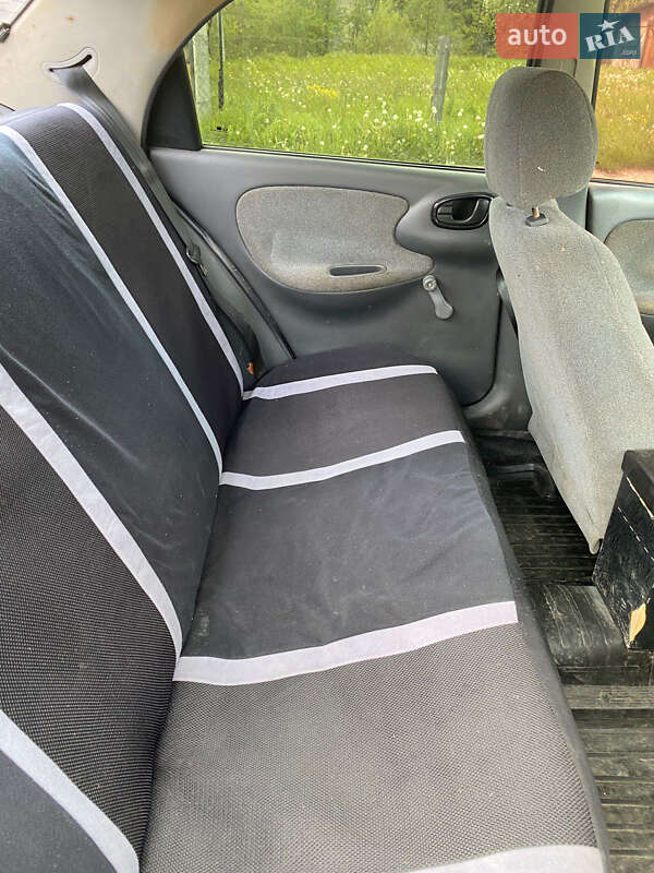 Седан Daewoo Sens 2005 в Рахові