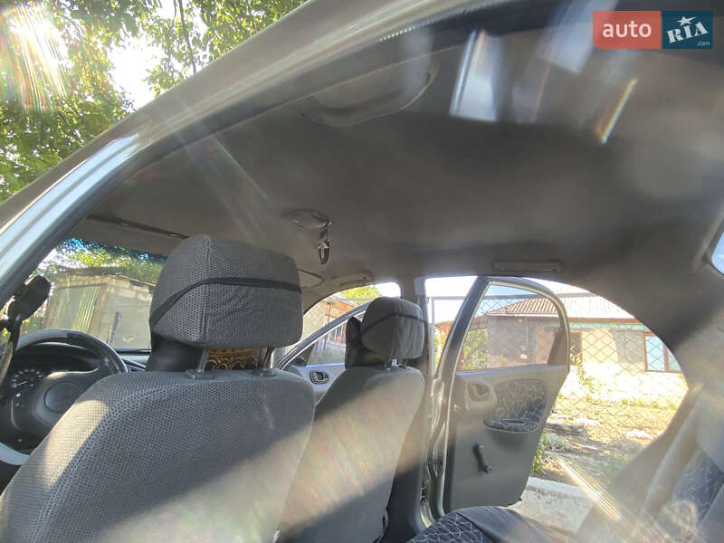Седан Daewoo Sens 2002 в Ананьїві