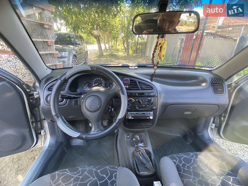 Седан Daewoo Sens 2002 в Ананьїві