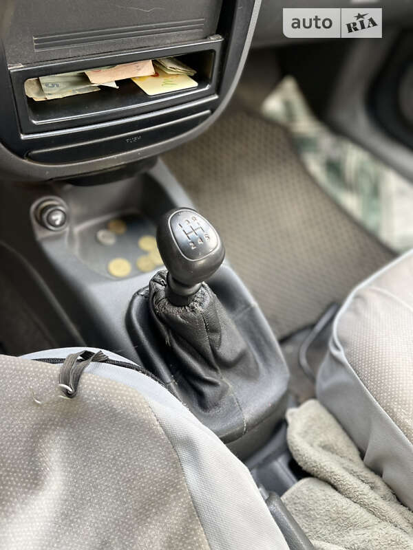 Седан Daewoo Sens 2005 в Умани