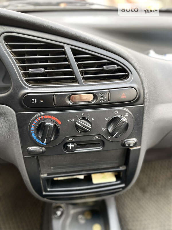 Седан Daewoo Sens 2005 в Умани