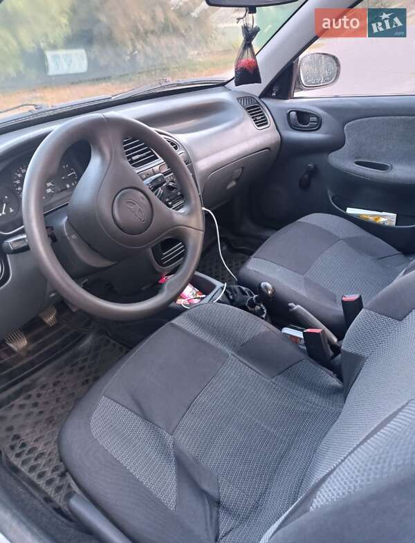 Седан Daewoo Sens 2004 в Узині