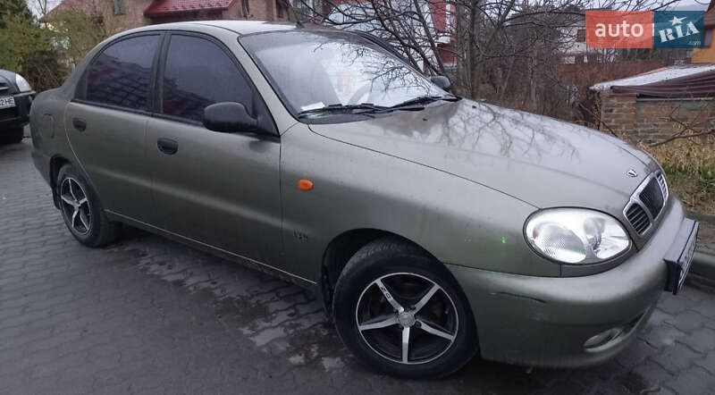 Седан Daewoo Sens 2004 в Львові