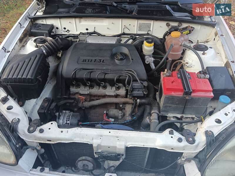 Седан Daewoo Sens 2004 в Киеве