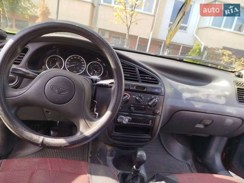 Седан Daewoo Sens 2003 в Черноморске