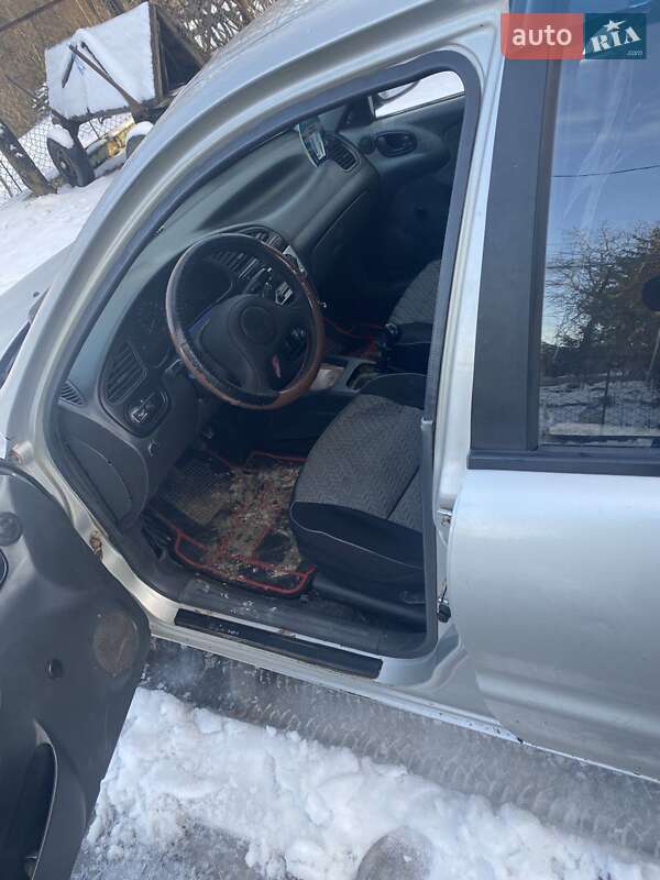 Седан Daewoo Sens 2004 в Тернополі