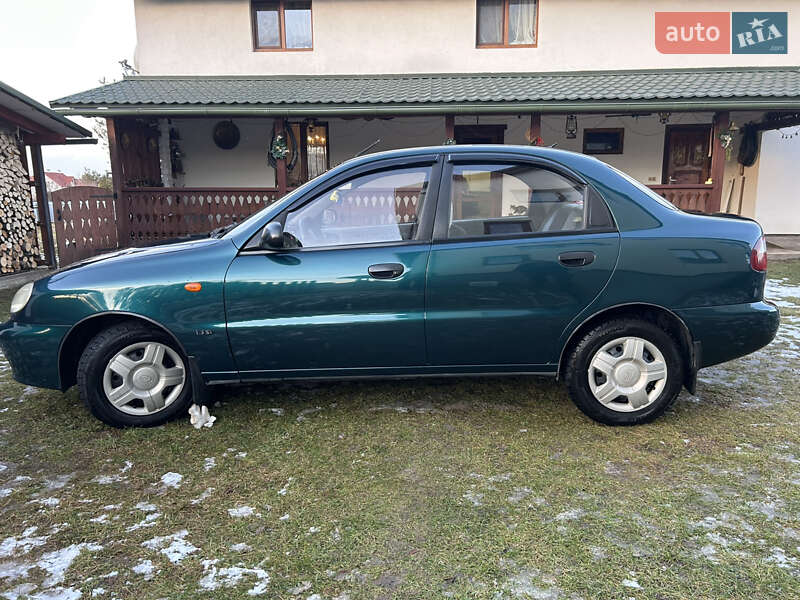 Седан Daewoo Sens 2003 в Новояворівську