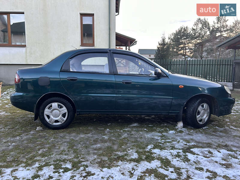 Седан Daewoo Sens 2003 в Новояворівську