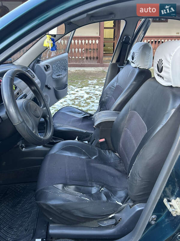Седан Daewoo Sens 2003 в Новояворівську