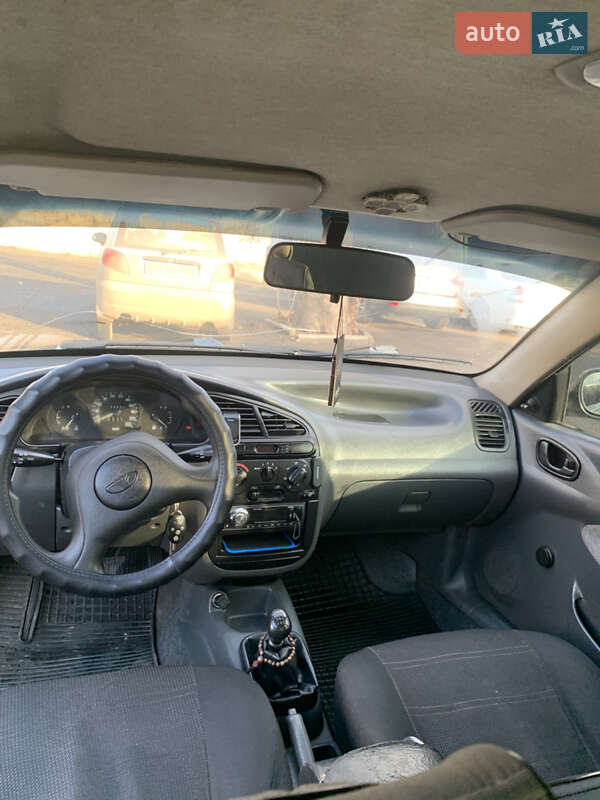 Седан Daewoo Sens 2004 в Чорноморську