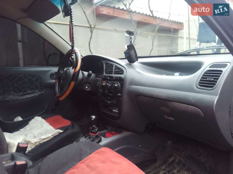 Седан Daewoo Sens 2004 в Ужгороде