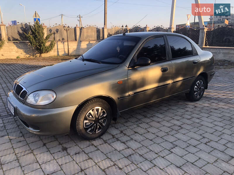 Седан Daewoo Sens 2004 в Хусте