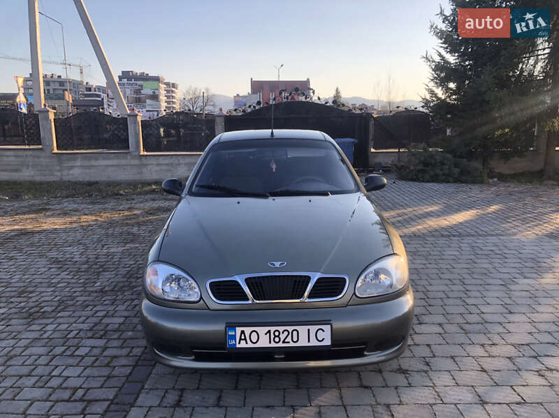 Седан Daewoo Sens 2004 в Хусте