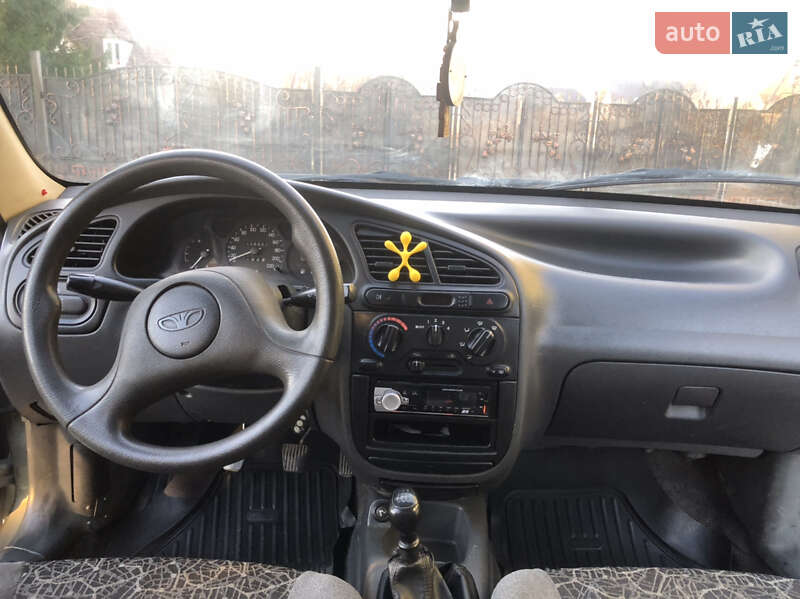 Седан Daewoo Sens 2004 в Хусте