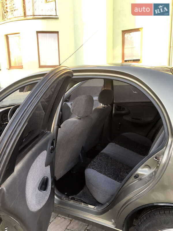 Седан Daewoo Sens 2004 в Хусте