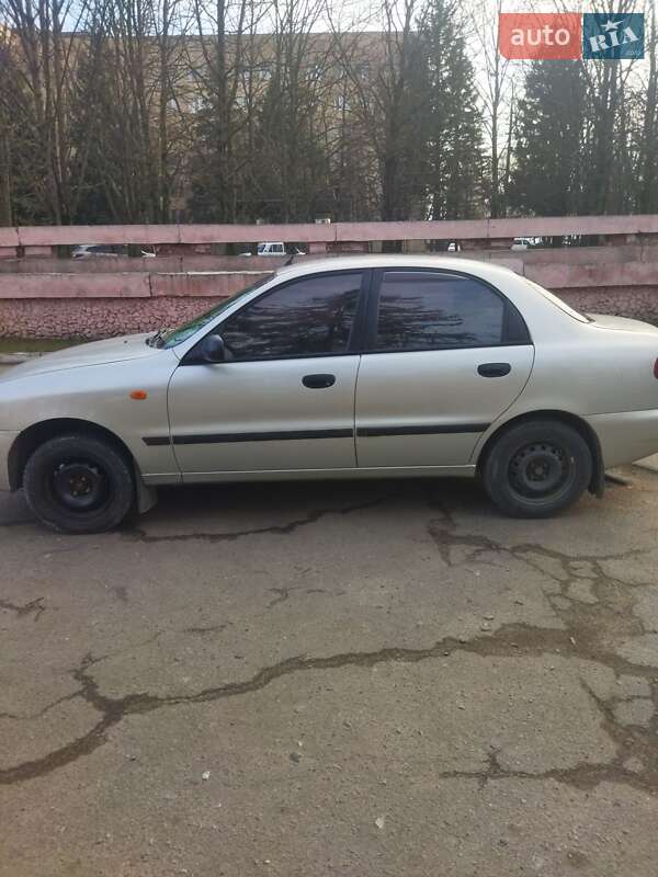 Седан Daewoo Sens 2004 в Дніпрі