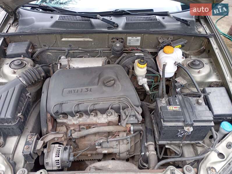 Седан Daewoo Sens 2005 в Днепре