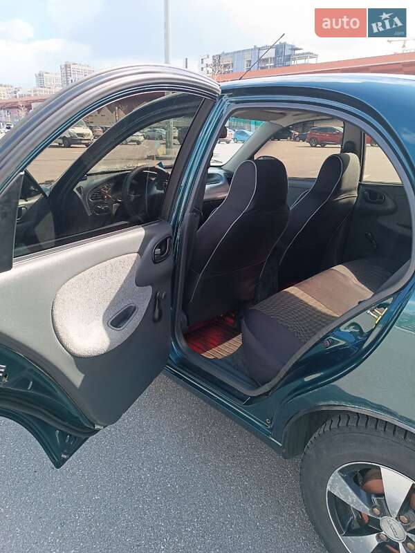 Седан Daewoo Sens 2004 в Киеве