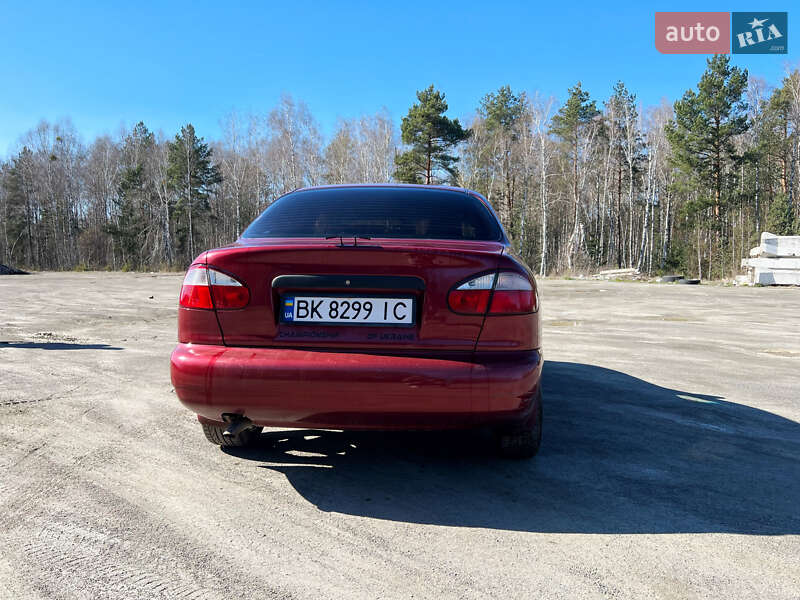 Седан Daewoo Sens 2004 в Сарнах