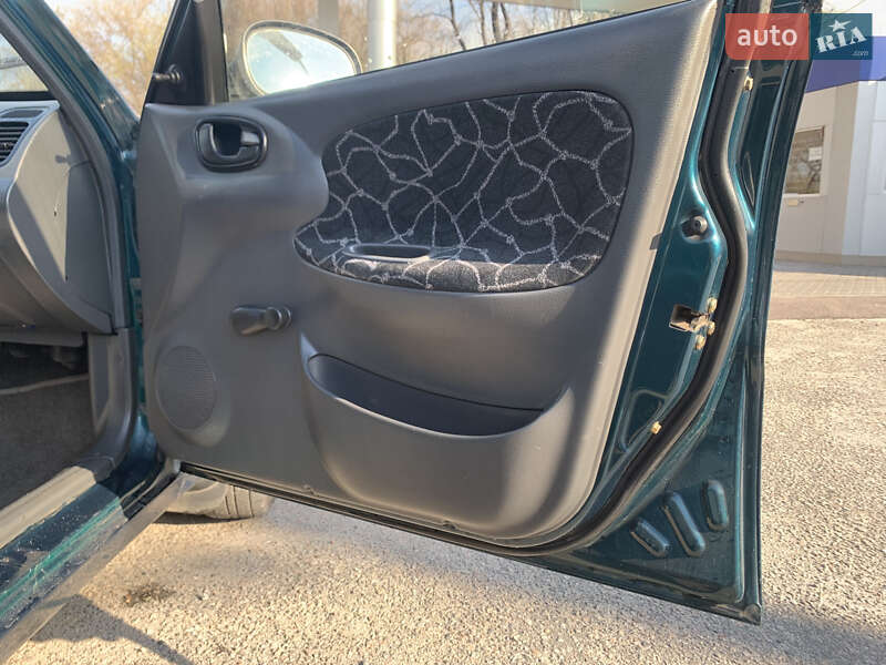 Седан Daewoo Sens 2004 в Каменском