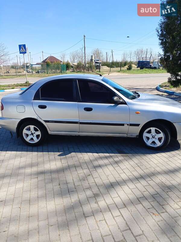 Седан Daewoo Sens 2004 в Львове