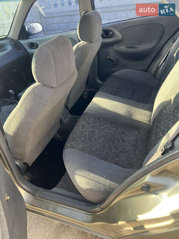 Седан Daewoo Sens 2004 в Днепре