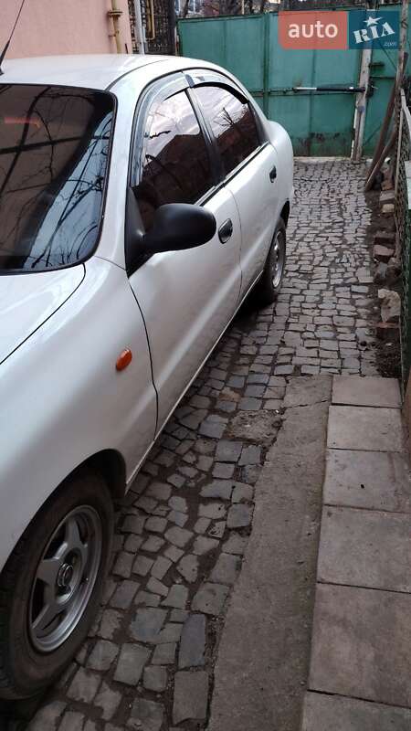 Седан Daewoo Sens 2004 в Ужгороде