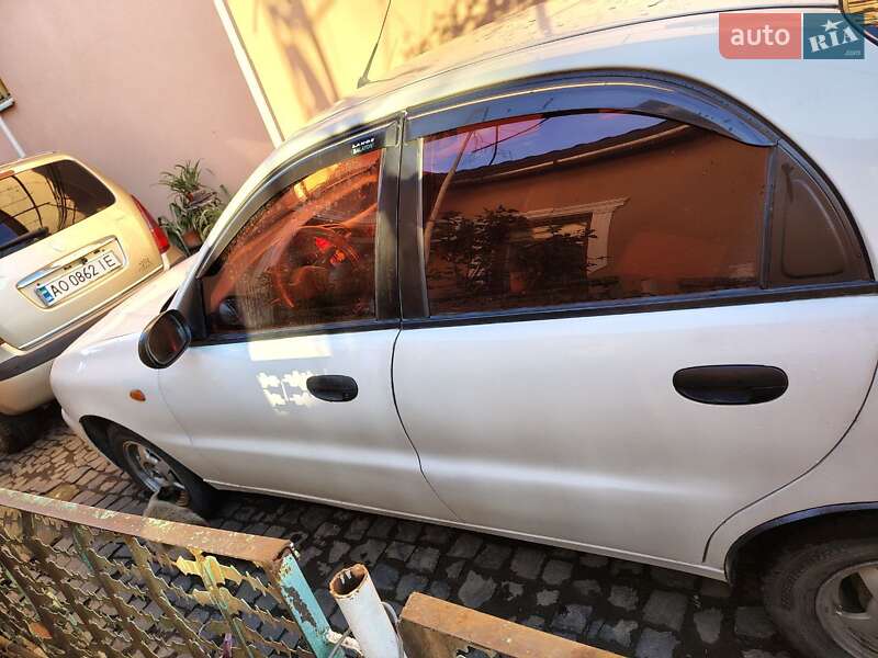Седан Daewoo Sens 2004 в Ужгороде