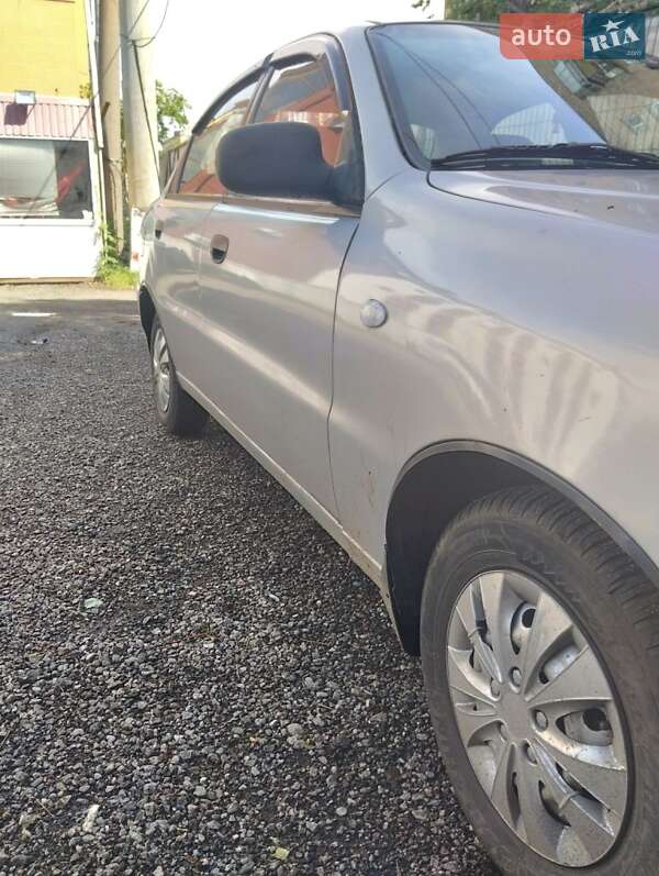Седан Daewoo Sens 2011 в 