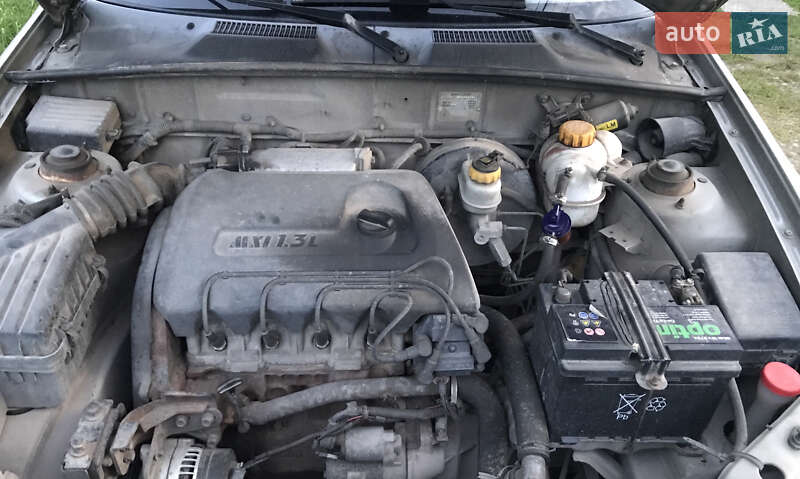Седан Daewoo Sens 2005 в Львові