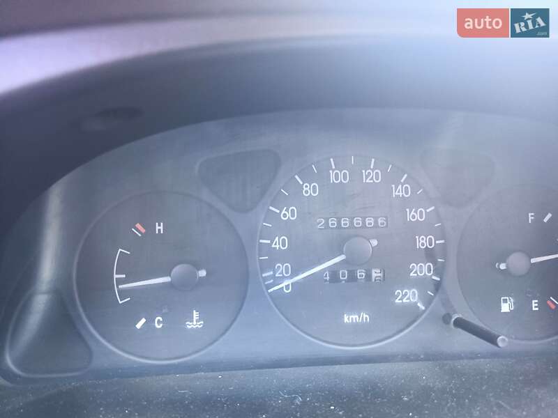 Седан Daewoo Sens 2004 в Первомайске